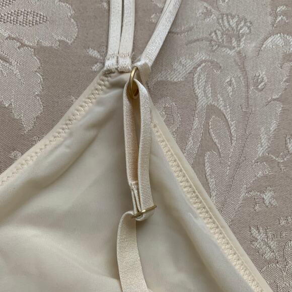 Mame Kurogouchi x Uniqlo Wireless Bra (Sheer Triangle) in Natural - Picture 8 of 12